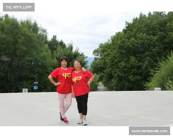 FISE闭幕式焰火映照黄浦江，选手交换联系方式相约明年